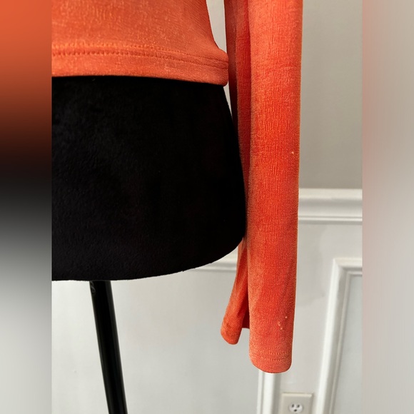 Women's Collar Button Down Ruched Long Sleeve Fitted Crop Top - Picture 6 of 10